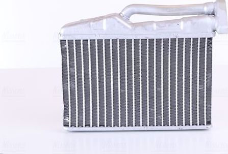 Радиатор отопителя (печки) Nissens ** FIRST FIT ** для BMW 5 IV (E39) 1995-2004. Артикул 70530