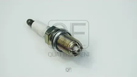 Свеча зажигания (Quattro Freni). Артикул qf29a00048