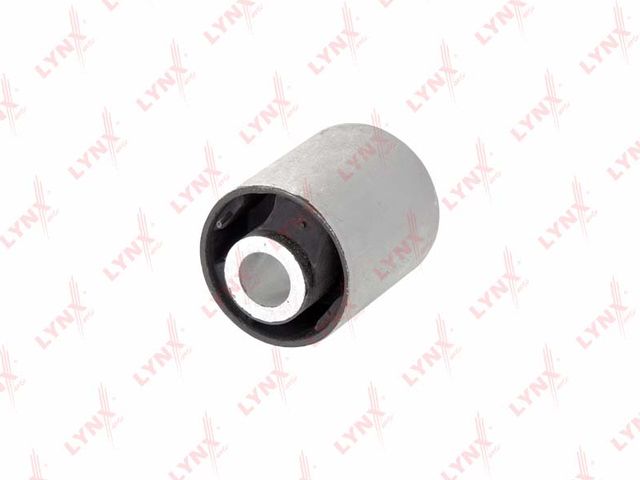 Сайлентблок переднего рычага подвески LYNXauto задний правый/левый нижний для Mercedes-Benz SLK-Класс I (R170) 1996-2004. Артикул C8424
