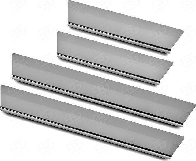 Накладка RusStal на пороги (нерж. зеркало) для Toyota Hilux VIII 2015-2026. Артикул TOHIL15-01