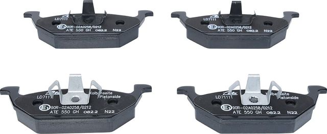Тормозные колодки ATE Ceramic передние для Volkswagen Jetta VI 2010-2019. Артикул 13.0470-7111.2