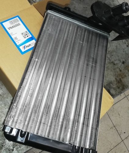 Радиатор отопителя (печки) AVA для Volkswagen Polo III 1994-2001. Артикул VNA6060