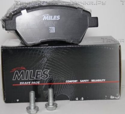 Тормозные колодки Miles (Semi-Metallic) передние для Renault Megane II 2002-2010. Артикул E100141