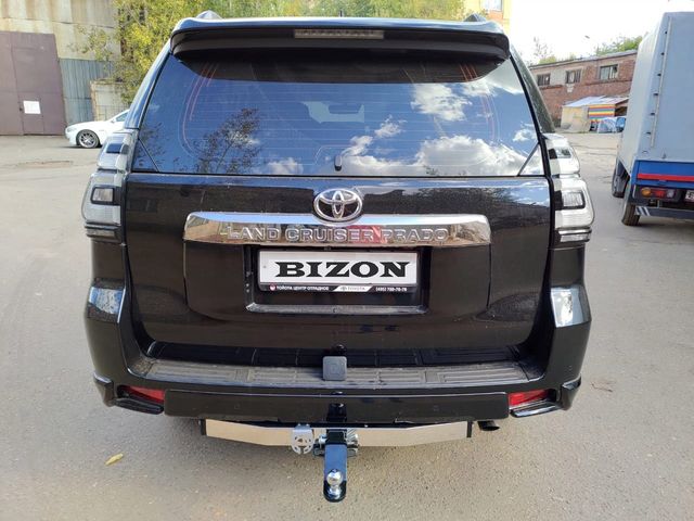 Фаркоп Bizon для Toyota Land Cruiser Prado 150 2009-2026 с накладкой из нержавеющей стали. Быстросъемный крюк. Артикул FA 0602-E(N)