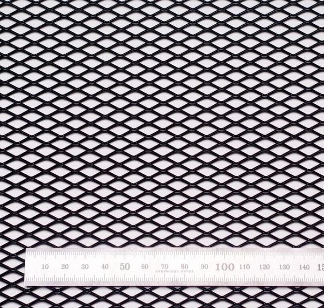 Сетка универсальная ТриАВС просечновытяжная, размер ячейки 15 мм (ромб), 20х120, Черная. Артикул R15 120x20 Black