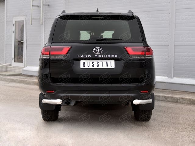 Защита RusStal заднего бампера уголки d76 секции для Toyota Land Cruiser 300 2021-2026. Артикул TLCZ-003794