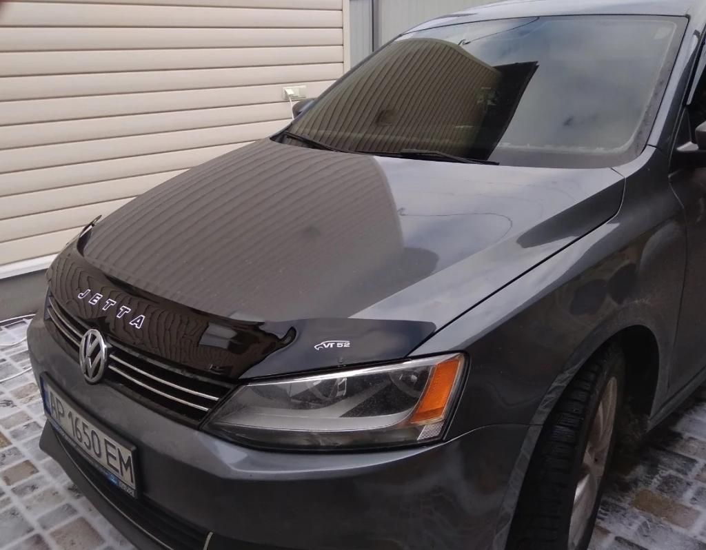 Дефлектор Vip-Tuning для капота Volkswagen Jetta VI 2010-2018. Артикул VW36