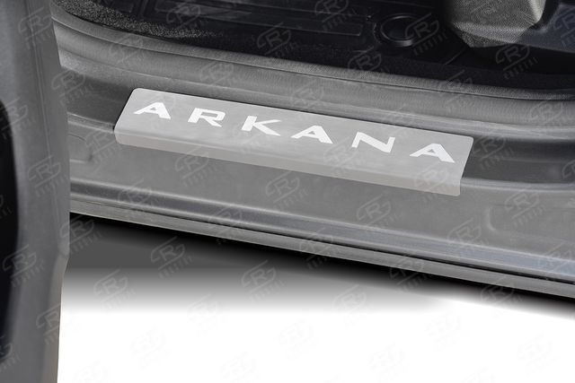 Накладки RusStal на пороги (лист нерж. шлифованный с надписью) для Renault Arkana I 2019-2026. Артикул RAR19-03