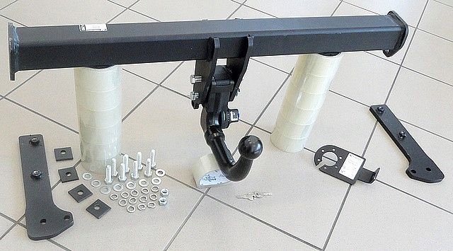 Фаркоп Steinhof для Volvo XC70 II 2007-2016. Быстросъемный крюк. Артикул V-295