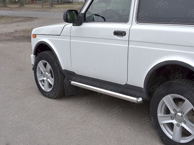 Защита порогов РусCталь труба d63 (вариант 3) для ВАЗ 4х4 Urban 3дв. 2014-2025. Артикул NUT-0028123