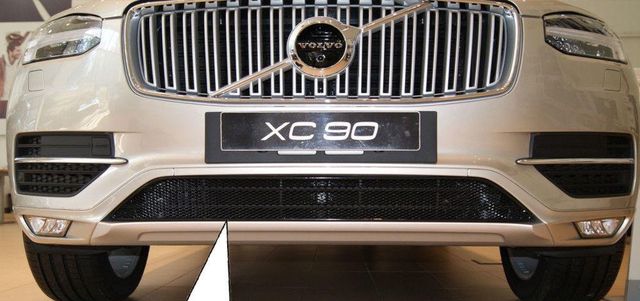 Сетка Arbori на решётку бампера, черная 10 мм для VOLVO XC90 2015-2025 для автомобилей без переднего парктроника. Артикул 01-540215-101