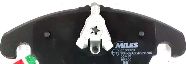 Тормозные колодки Miles (Semi-Metallic) передние для Audi A7 I (4G) 2010-2018. Артикул E100320