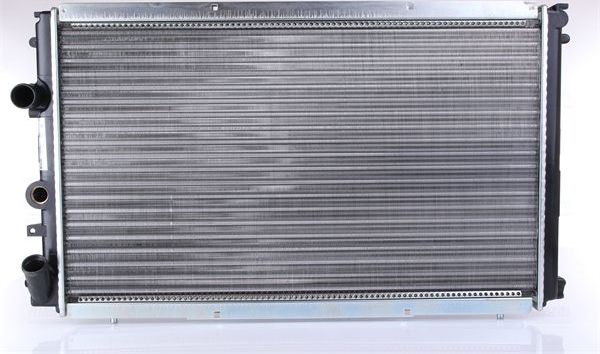Радиатор охлаждения двигателя Nissens. Артикул 63796