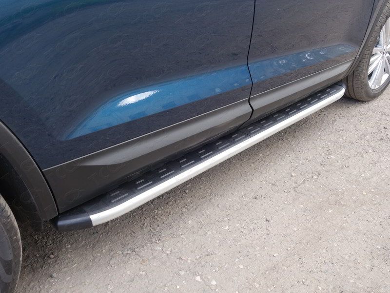 Пороги алюминиевые ТСС с пластиковой накладкой 1820 мм для Skoda Kodiaq 2017-2023. Артикул SKOKOD17-11AL