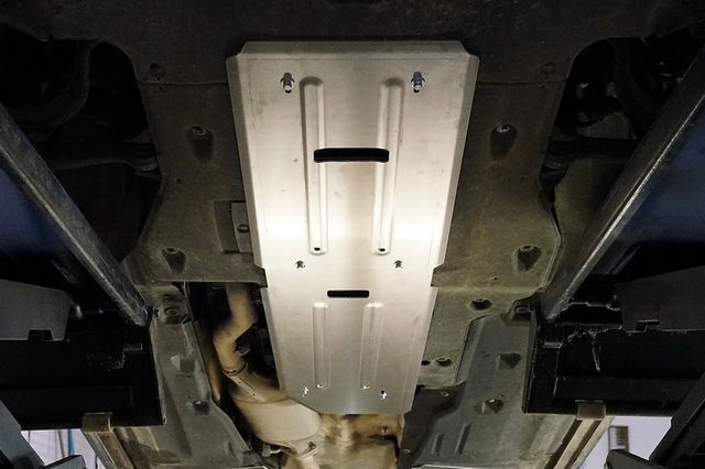 Защита алюминиевая ТСС (4 мм) для картера Genesis GV80 2020-2026. Артикул ZKTCC00513