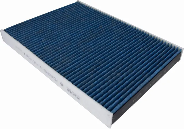 Фильтр салона AUDI A4 угольный антибактериальный (Azumi). Артикул AC33004B