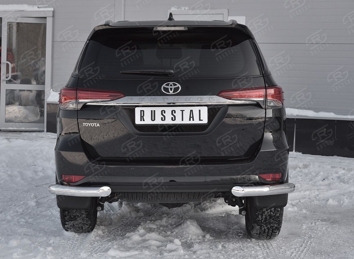 Защита RusStal задняя уголки d76 секции для Toyota Fortuner II (для России) 2017-2020. Артикул TFZ-002894