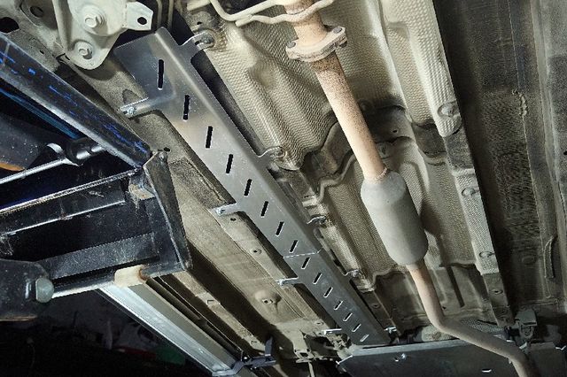 Защита алюминиевая ТСС (4 мм) для топливопровода GAC GS5 2020-2026. Артикул ZKTCC00627