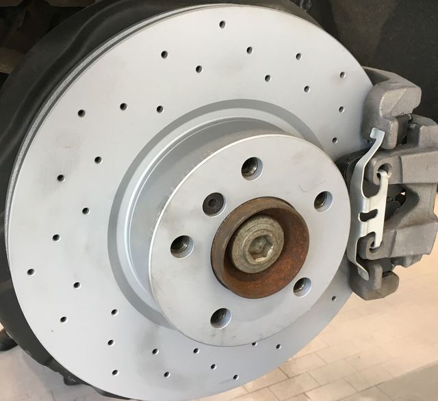 Тормозной диск Zimmermann Sport Coat Z передний для BMW X3 II (F25) 2010-2017. Артикул 150.3494.52