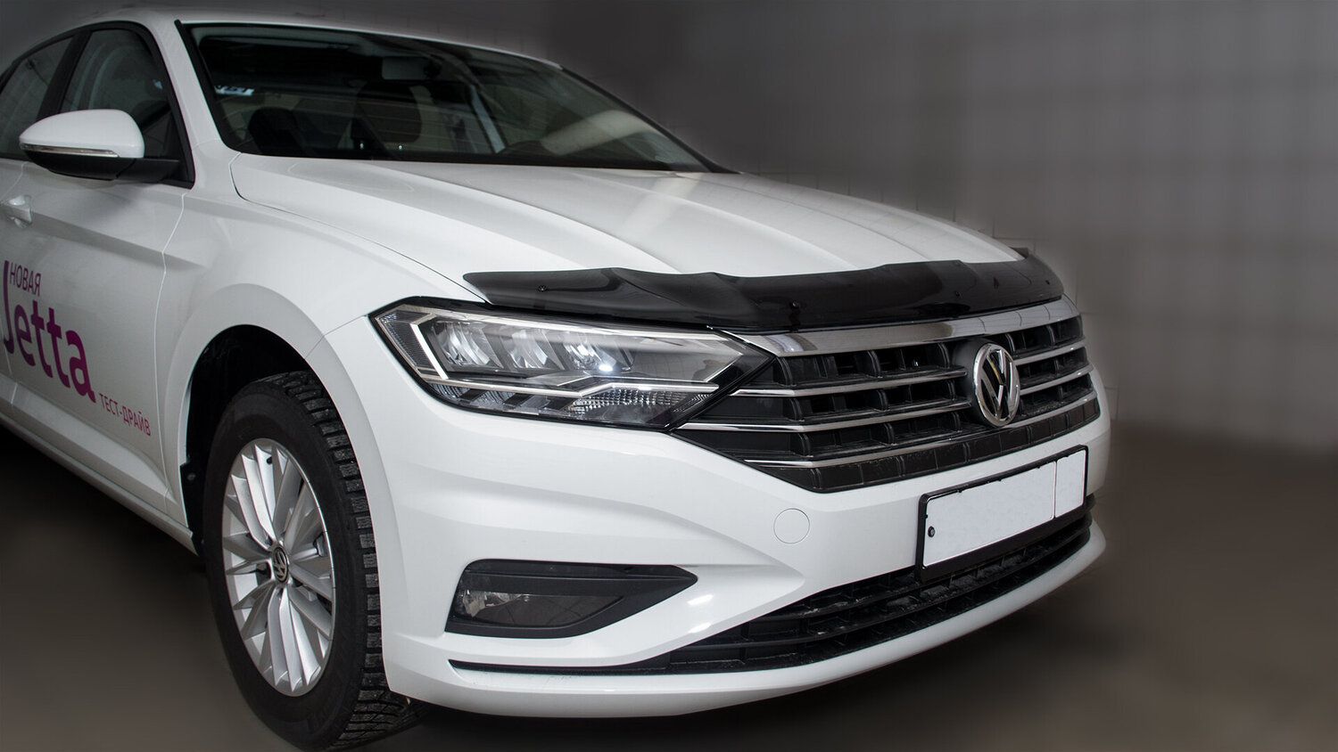 Дефлектор SIM для капота Volkswagen Jetta VII 2018-2026. Артикул SVOJET1812
