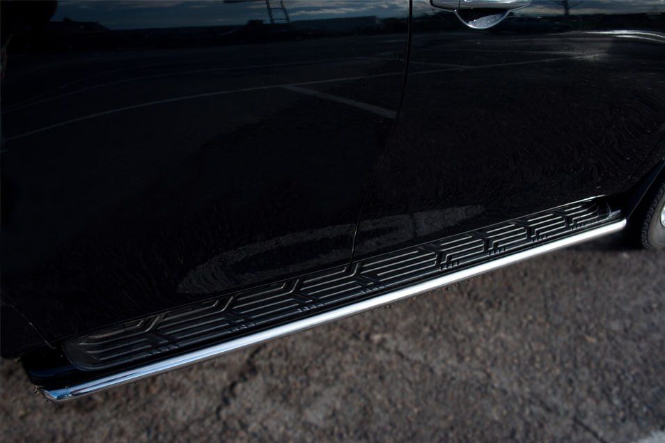 Защита порогов RusStal труба d42 (вариант 3) для Nissan Patrol Y62 2010-2014. Артикул PAT-0007843