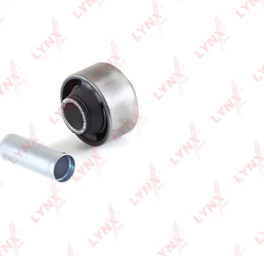 Сайлентблок переднего рычага подвески LYNXauto. Артикул C9592