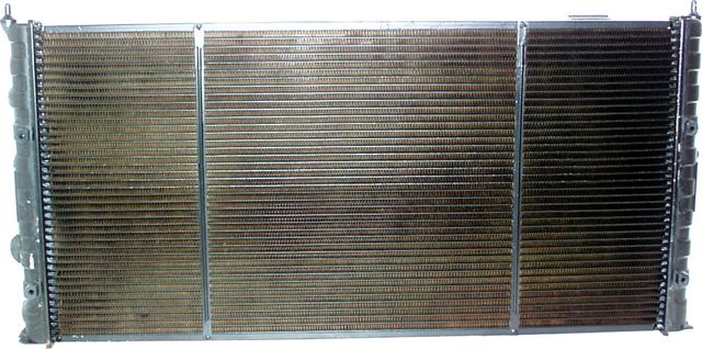 Радиатор охлаждения двигателя JP Group для Volkswagen Passat B3 1991-1996. Артикул 1114206700