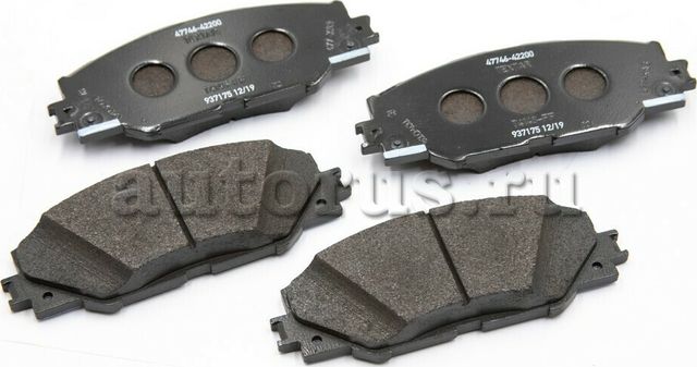 Тормозные колодки Toyota. Артикул 0446542190