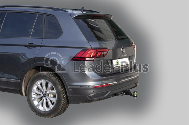 Фаркоп Лидер-Плюс для Volkswagen Tiguan II 2017-2026 (Съемный под квадрат 50х50). Артикул V123-E