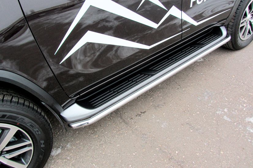 Пороги Slitkoff труба d42 для Toyota Fortuner II (для России) 2017-2026. Артикул TFOR-005