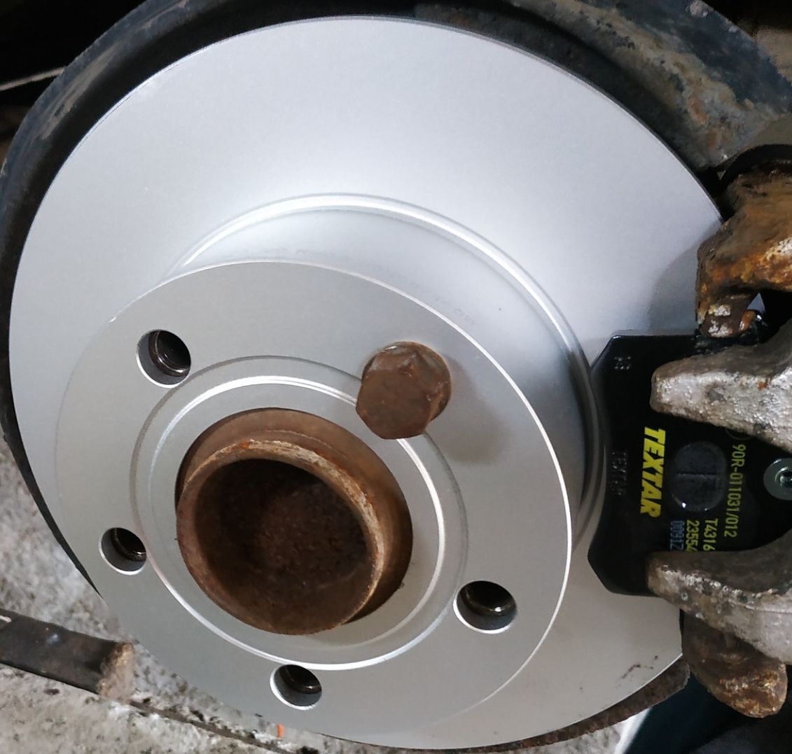 Тормозной диск Textar Pro задний для Volkswagen Passat B5 1996-2005. Артикул 92057503