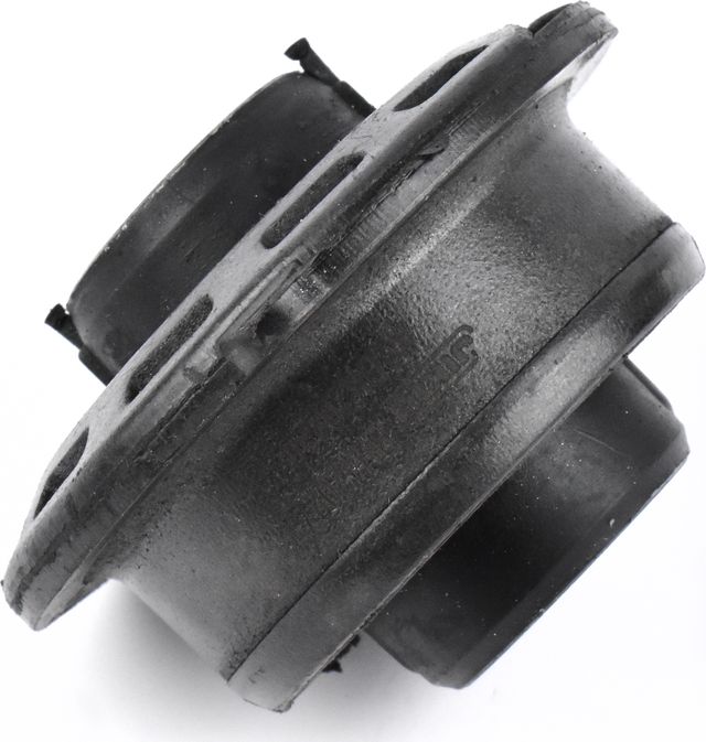 Сайлентблок рычага CITROEN/PEUGEOT C3 1.1-1.6 02-/1007 05- пер.подв. (Jikiu). Артикул BH42027