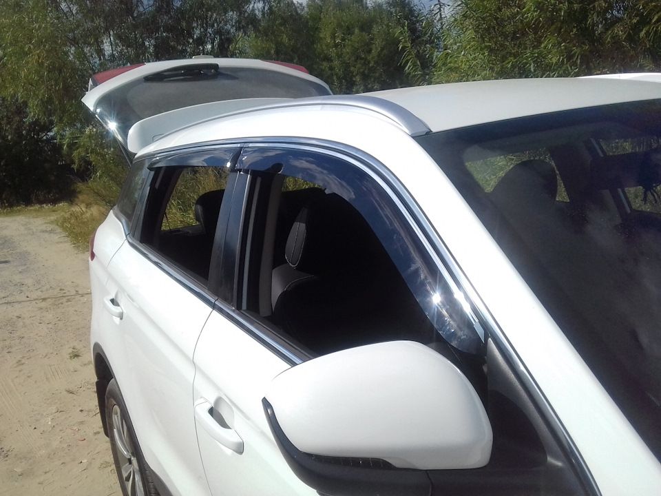 Дефлекторы Cobra Tuning для окон с хромированным молдингом Geely Atlas, Atlas Pro 2018-2026. Артикул G11018CR