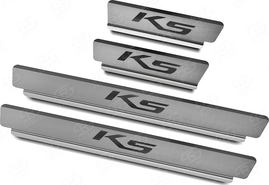 Накладки RusStal на пороги (лист нерж. шлифованный с надписью) для Kia K5 2020-2026. Артикул KIAK520-03