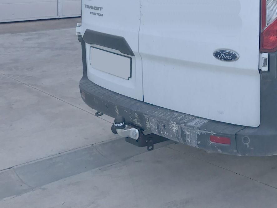 Фаркоп Aragon для Ford Tourneo Custom II 2013-2026. Фланцевое крепление. Артикул E2022AC