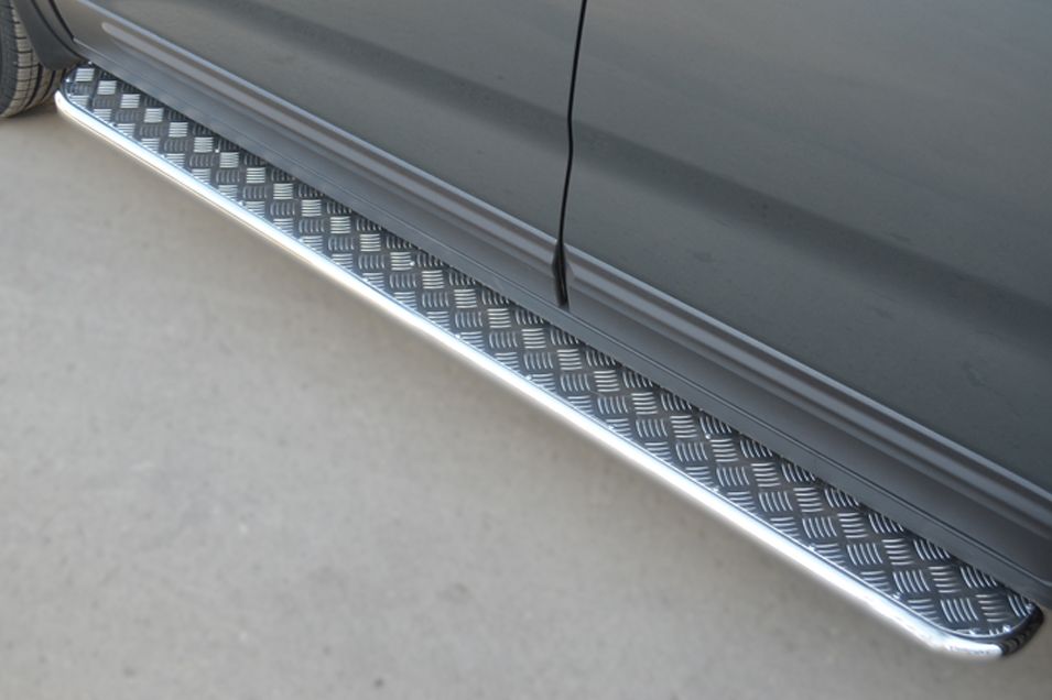 Защита RusStal порогов труба d42 с листом для Kia Sorento II рестайлинг 2012-2026. Артикул KIL-001267