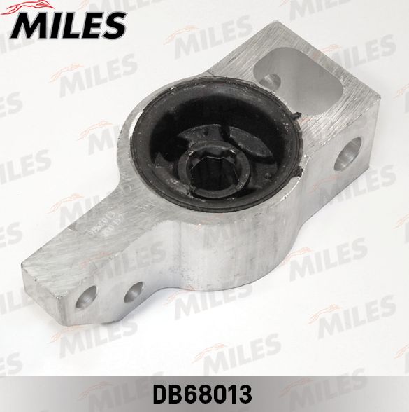 Сайлентблок переднего рычага подвески Miles. Артикул DB68013
