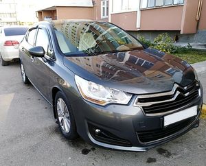Дефлекторы Cobra Tuning для окон (c хром. молдингом) Citroen C4 II седан 2010-2025. Артикул C42012CR