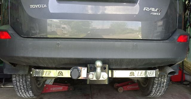 Фаркоп Лидер-Плюс для Toyota RAV4 IV 2013-2019. (с накладкой из нерж. стали). Фланцевое крепление. Артикул T116-F(N)