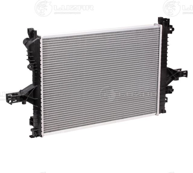 Радиатор охлаждения двигателя Luzar для Volvo XC70 I 2000-2007. Артикул LRc 10156