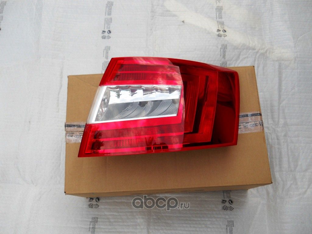 Фонарь задний VAG. Артикул 5E5945112A