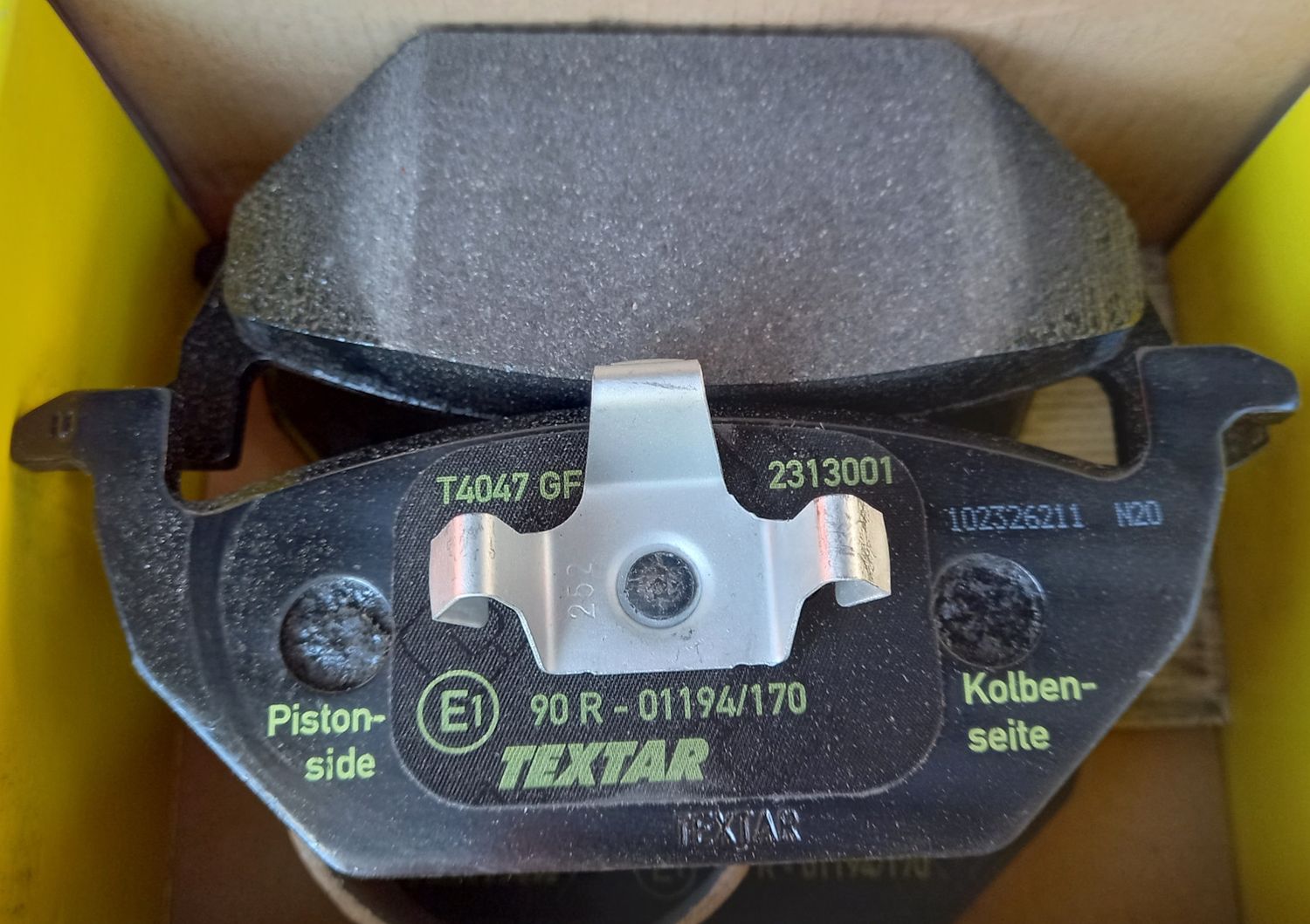 Тормозные колодки Textar Q+. Артикул 2313001