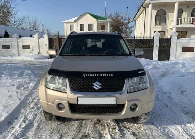 Дефлектор VT52 для капота Suzuki III Escudo 2005-2014. Артикул SZ02VT