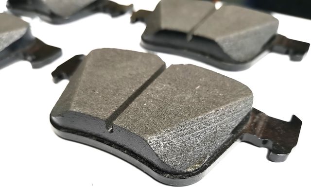 Тормозные колодки ATE Ceramic. Артикул 13.0470-7294.2