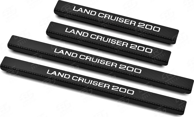 Накладки RusStal на пороги (лист нерж. карбон с надписью) для Toyota Land Cruiser 200 2007-2012. Артикул TOYLC07-06