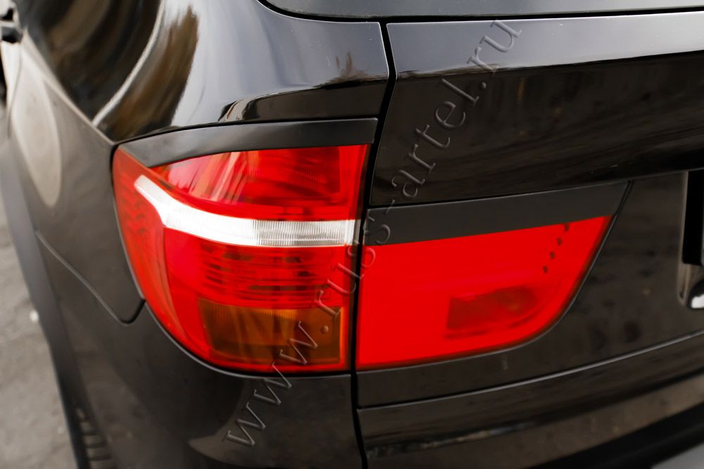 Накладки Русская Артель на задние фонари (реснички) для BMW X5 E70 2006-2010. Артикул REBX5-006600