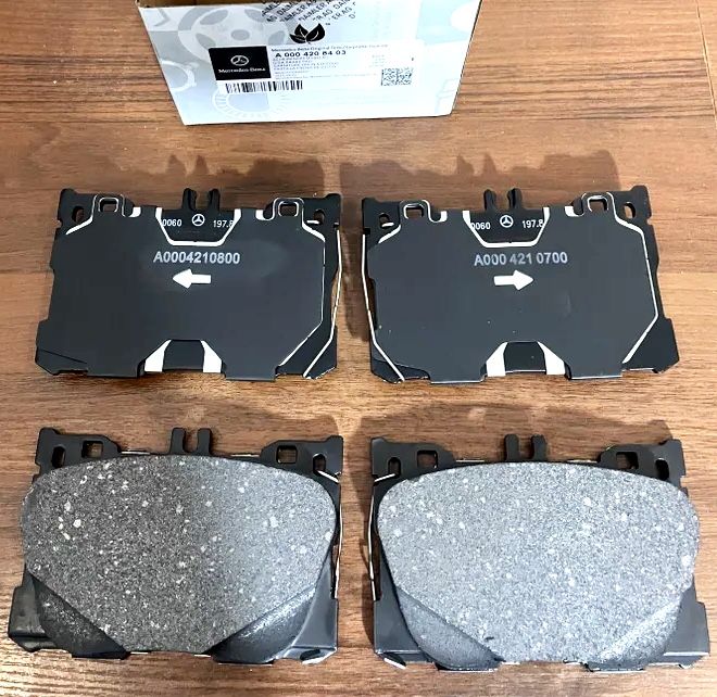 Тормозные колодки Mercedes-Benz. Артикул A0004208403