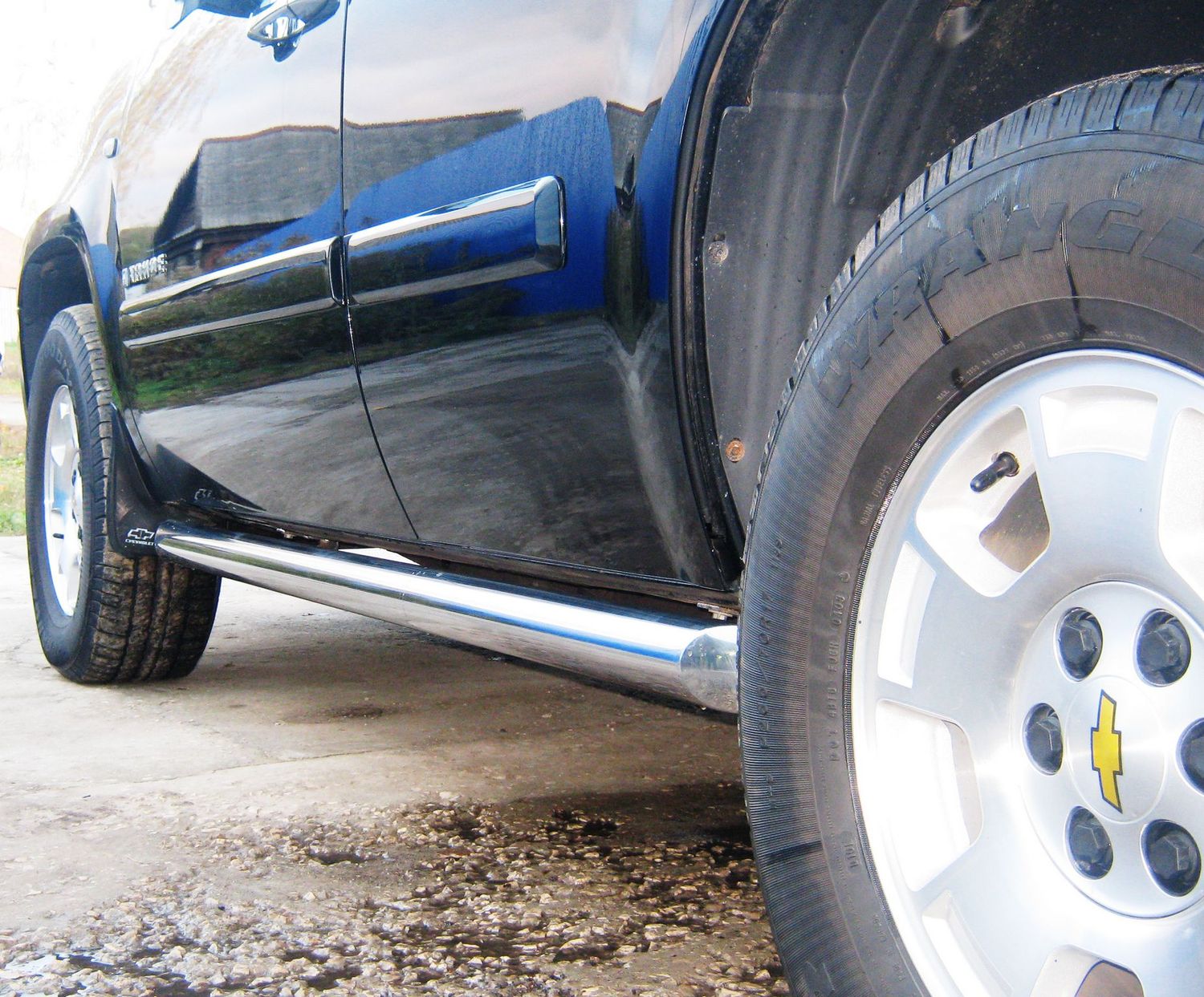 Защита порогов RusStal труба d76 (вариант 1) для Chevrolet Tahoe III до рестайлинга 2006-2011. Артикул TCT-0006231