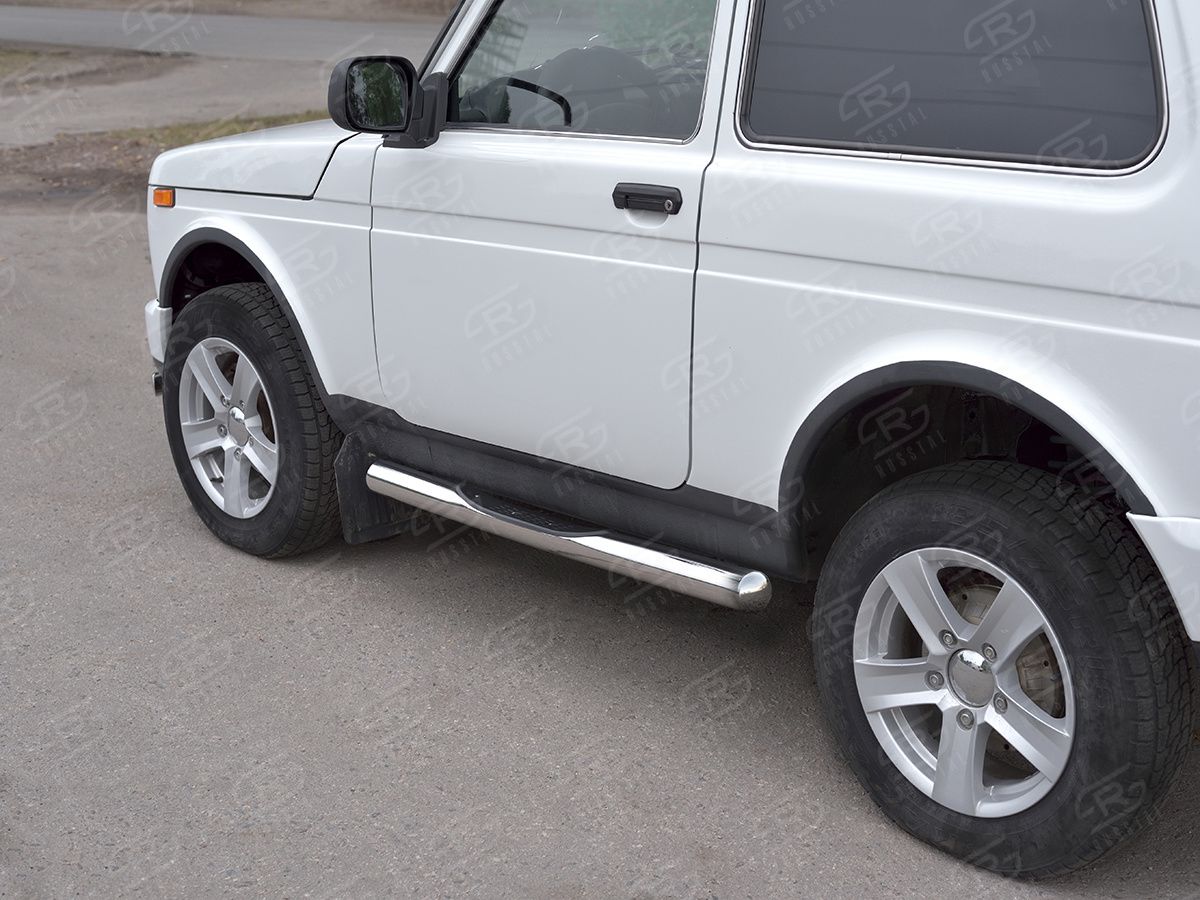 Защита порогов РусCталь труба d76 с накладкой (вариант 3) для ВАЗ 4х4 Urban 3дв. 2014-2026. Артикул NUT-0028133