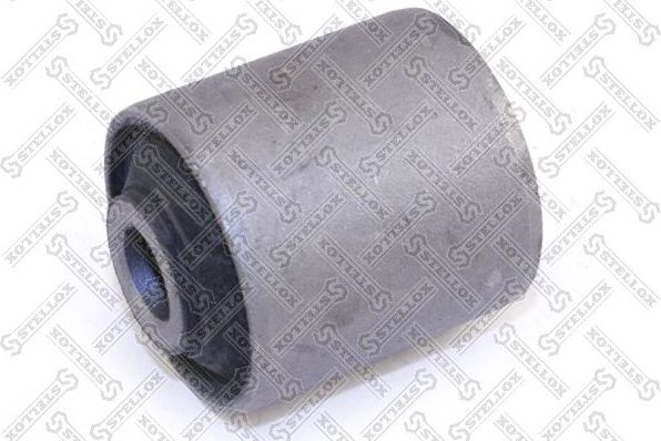 Сайлентблок переднего рычага подвески Stellox. Артикул 87-51069-SX